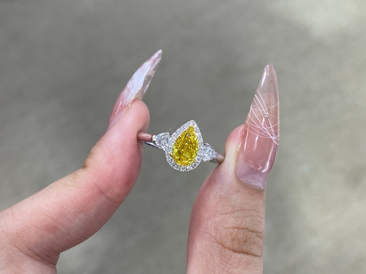 1.03ct फैंसी विविड येलो लैब निर्मित डायमंड रिंग 18k सफेद सोना