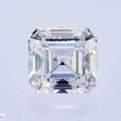 सफेद 3.2ct प्रयोगशाला में उगाया गया सीवीडी हीरे वर्ग पन्ना एस्चर आकार आईजीआई प्रमाणित