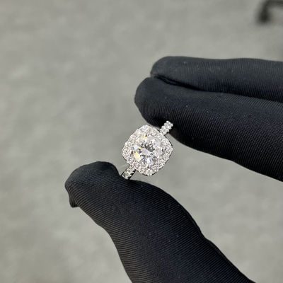 1.008ct गोल डी/ई वीवीएस सीवीडी सफेद हीरा अंगूठी प्रयोगशाला आईजीआई प्रमाणन के साथ बड़े हीरे के छल्ले