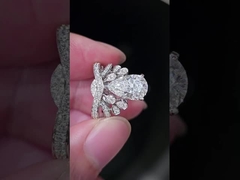 सीएच अनुकूलन प्रयोगशाला बड़े हीरे के छल्ले Pear Crown Diamond Ring 18K सगाई की अंगूठी